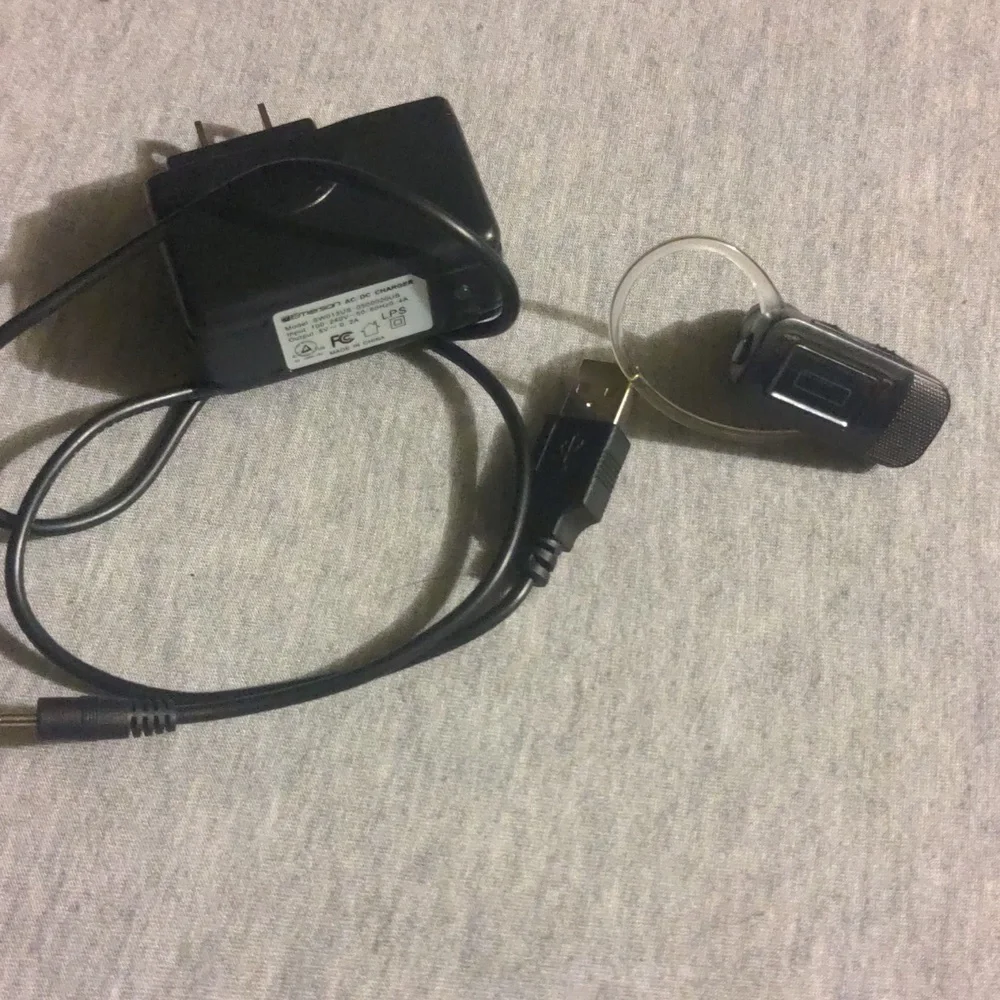 Emerson Bluetooth headset ear piece for phones